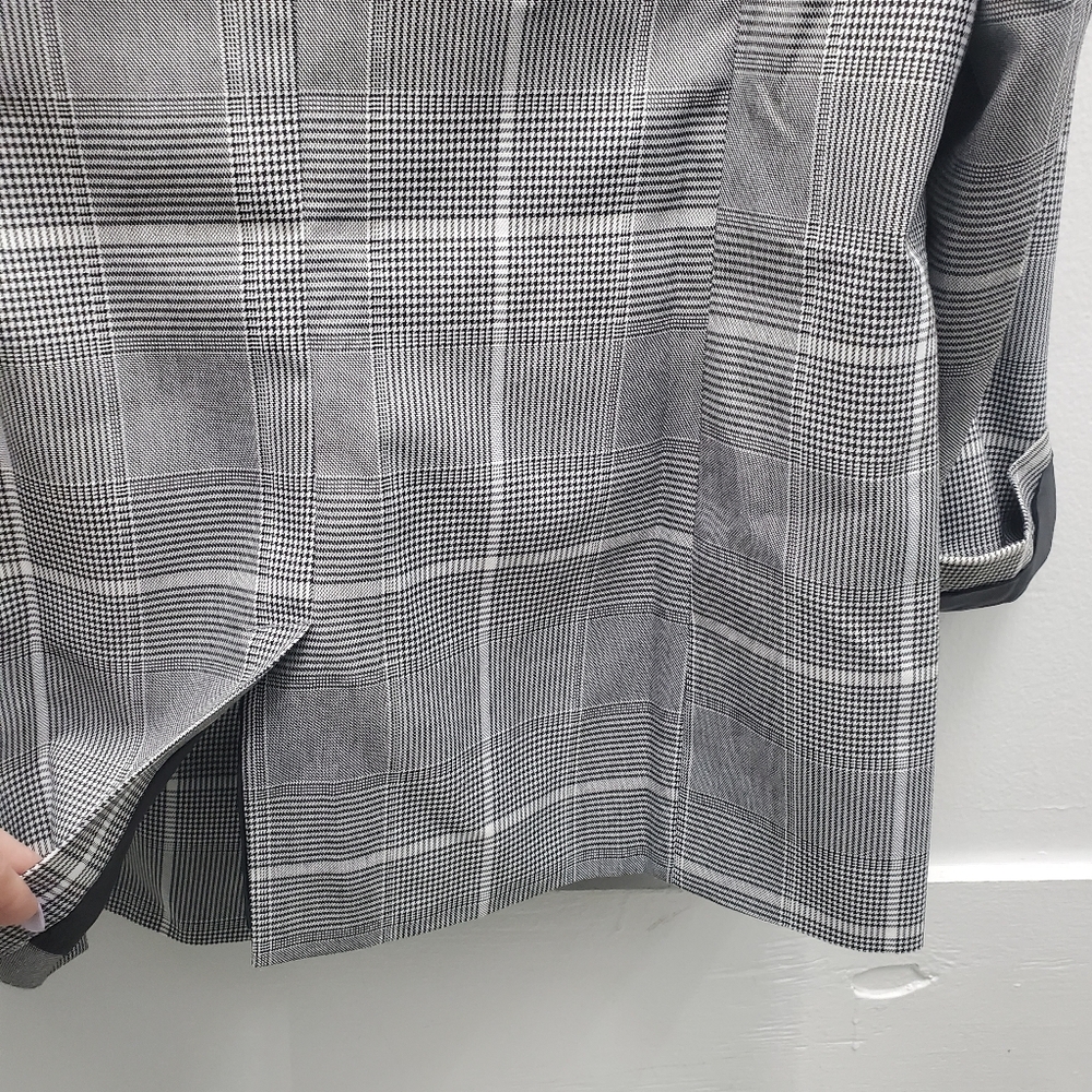 Double Breast Grid Pane Houndstooth Blazer w/ pockets! B & W S… - Picture 12 of 14